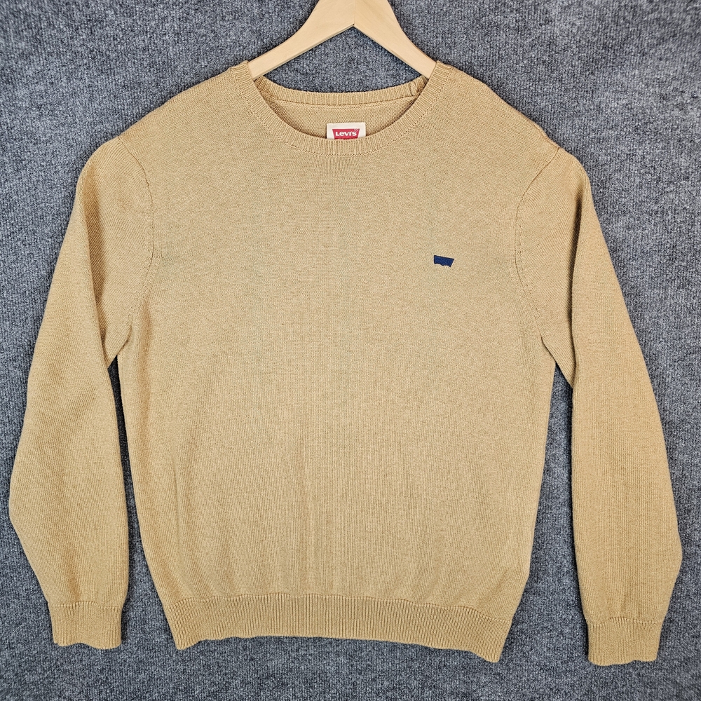 Vintage Vibe:‎ The Classic 80s/90s Levi's Knit Sweater